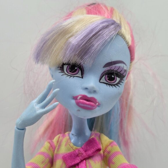 OG Monster High Doll Abbey Bominable Lab Partners Blue Pink Hair - Picture 2 of 6